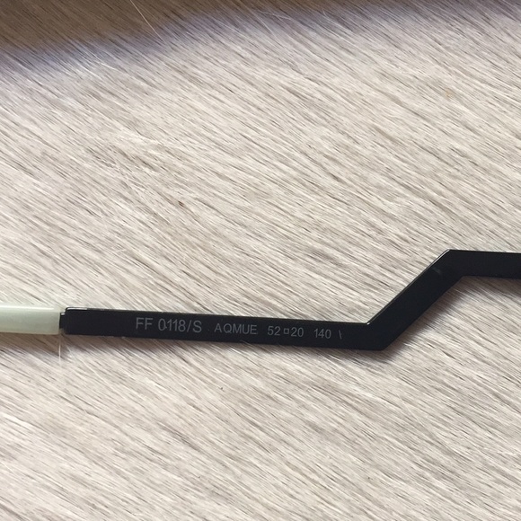 Fendi 🍂🍁 - Picture 4 of 7